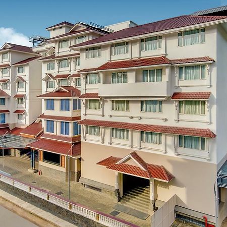 Sterling Guruvayur Hotel Екстериор снимка