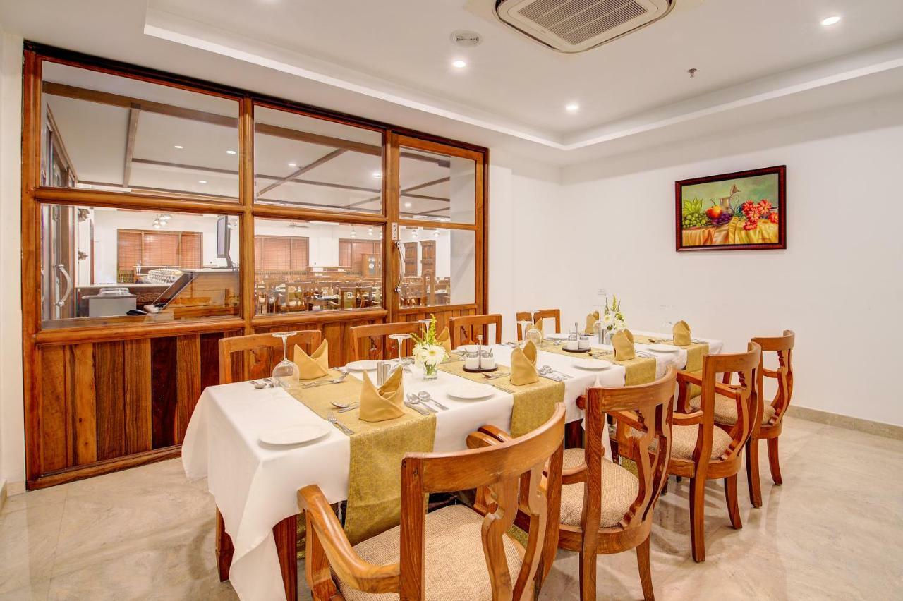 Sterling Guruvayur Hotel Екстериор снимка