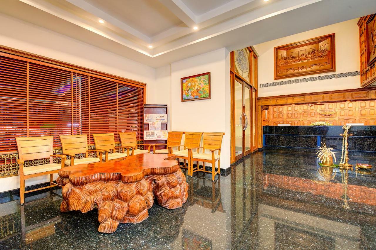 Sterling Guruvayur Hotel Екстериор снимка